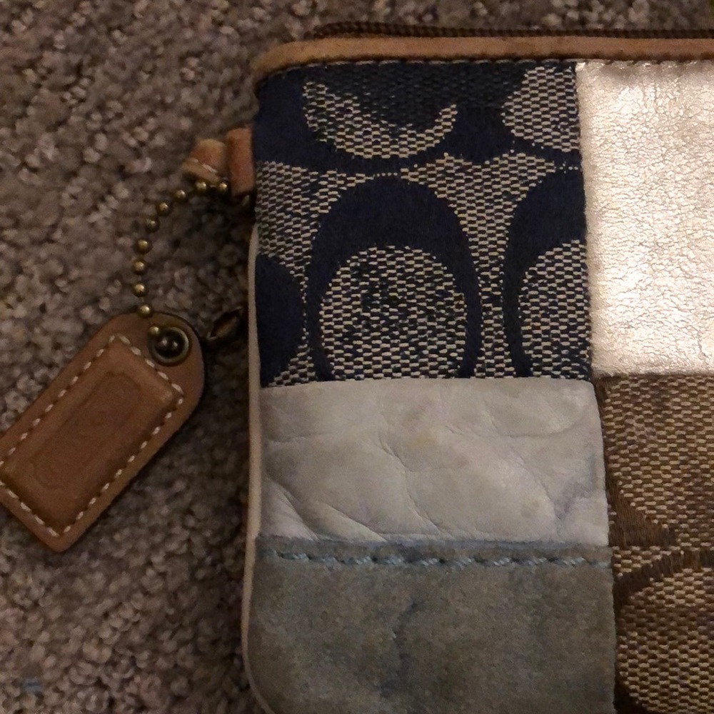 Coach patchwork wristlet - Picture 4 of 6
